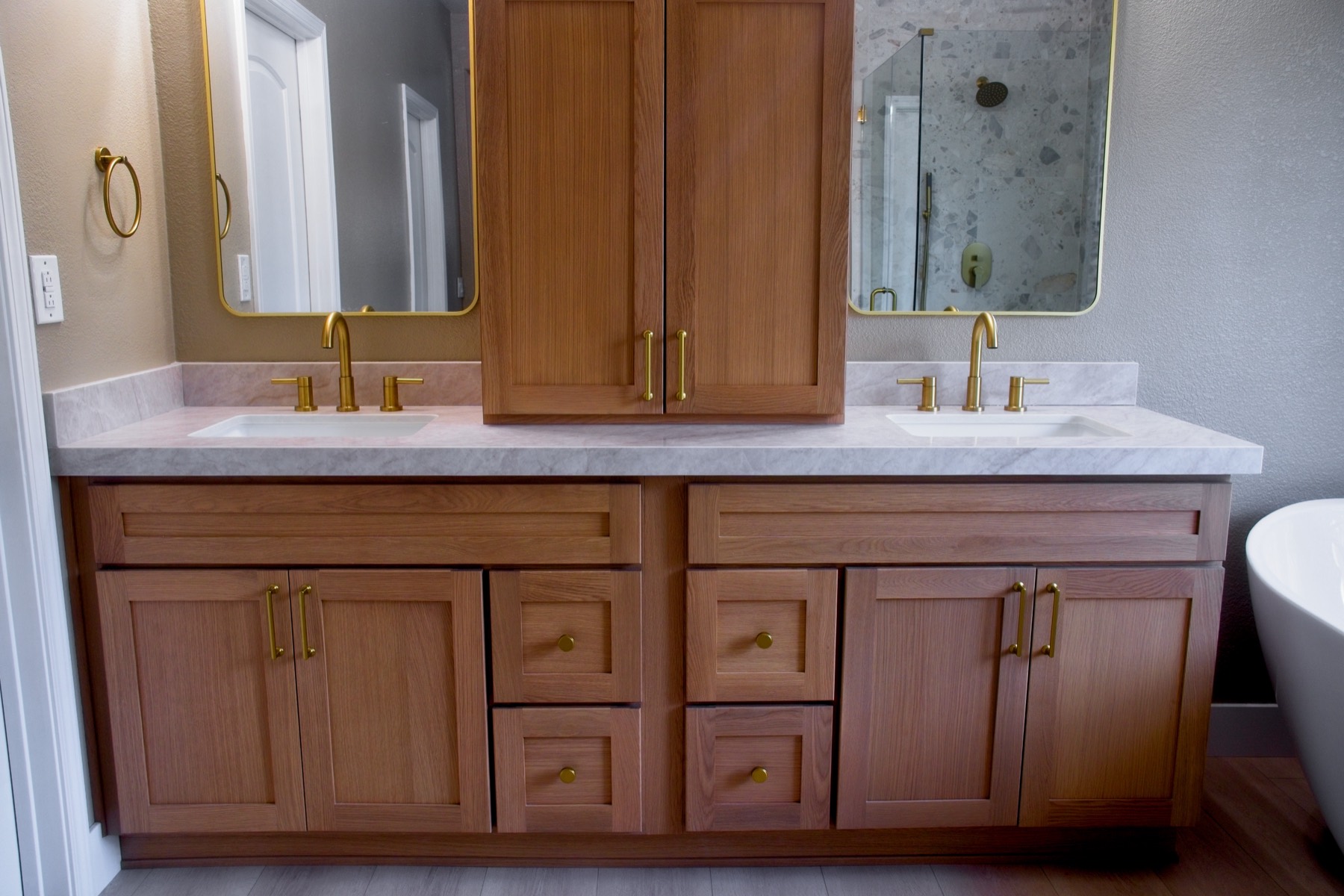 Primary bath double vanity detail
